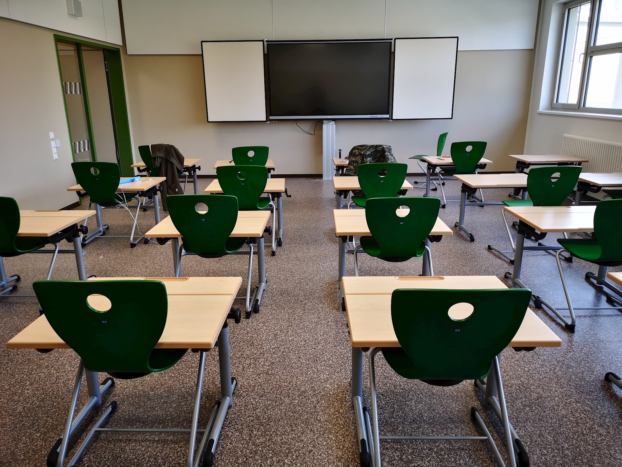 Transformation numérique des salles de classe grâce à l'écran numérique interactif Creative Touch