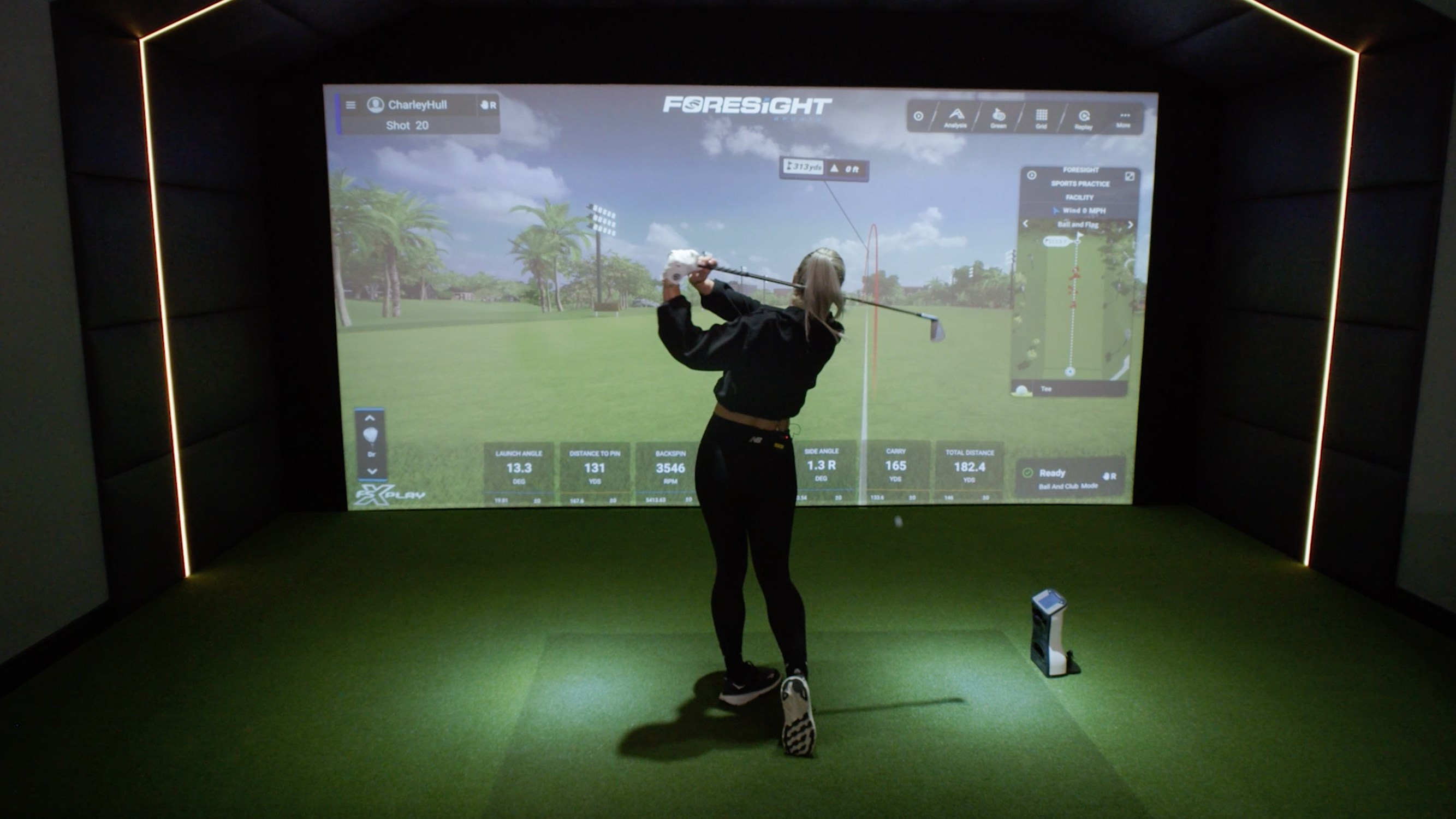 Optoma réalise un "hole-in-one" avec la joueuse de golf professionnelle Charley Hull